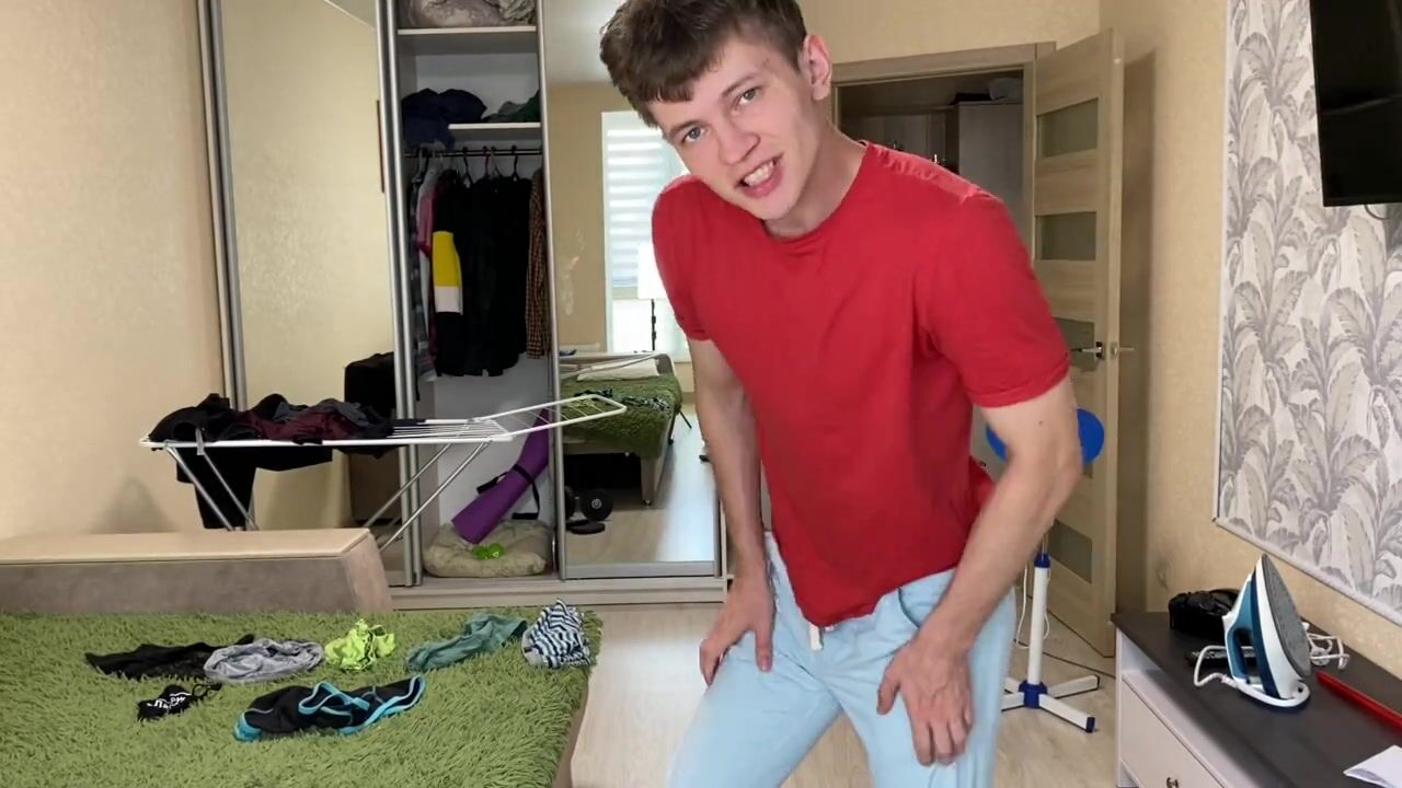 Teen Boy trying to Hide Monster Cock ( 23 CM ) in Tight Pants from his Daddy / Uncut / Big Dick / watch online