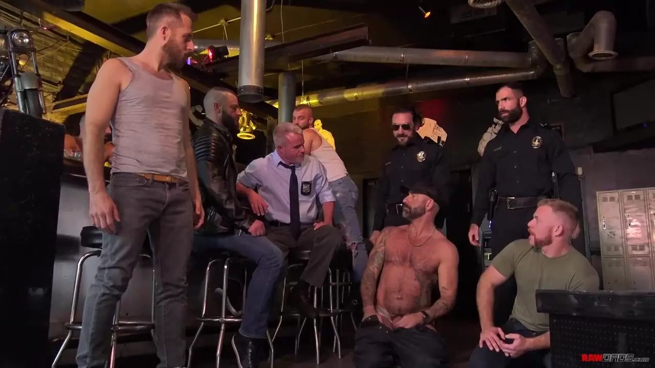 Cops raid a daddy bar for an orgy