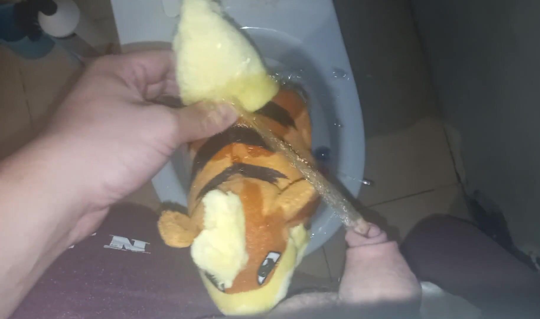 Growlithe Pokemon Peeing#1 смотреть онлайн